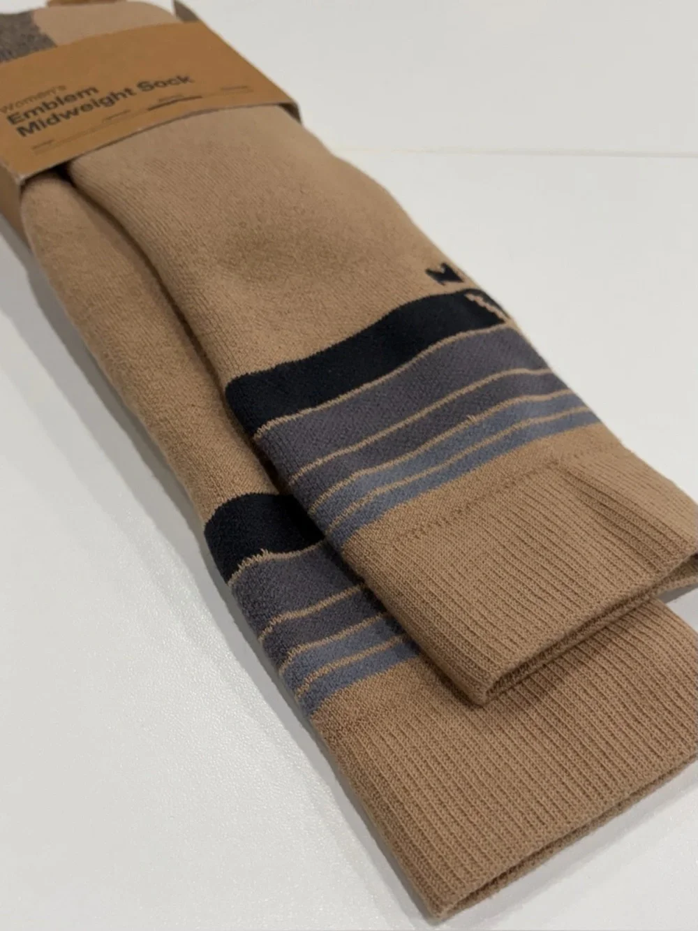 Burton Women's Medium Large Emblem Midweight Socks Ski Snowboard NWT Tan Brown